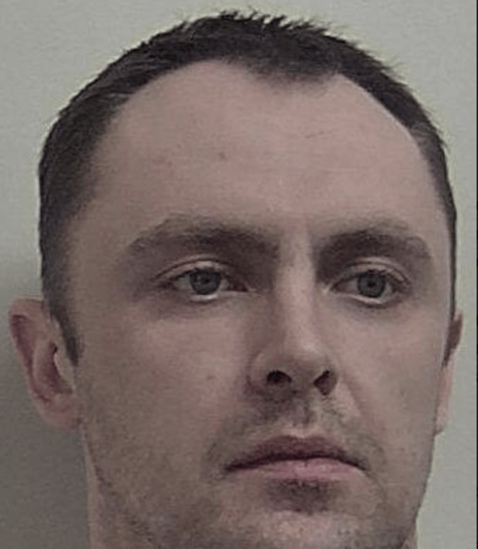 A violent man who burgled a house and threatened the woman who lived there is starting a prison sentence – (ID 520739)