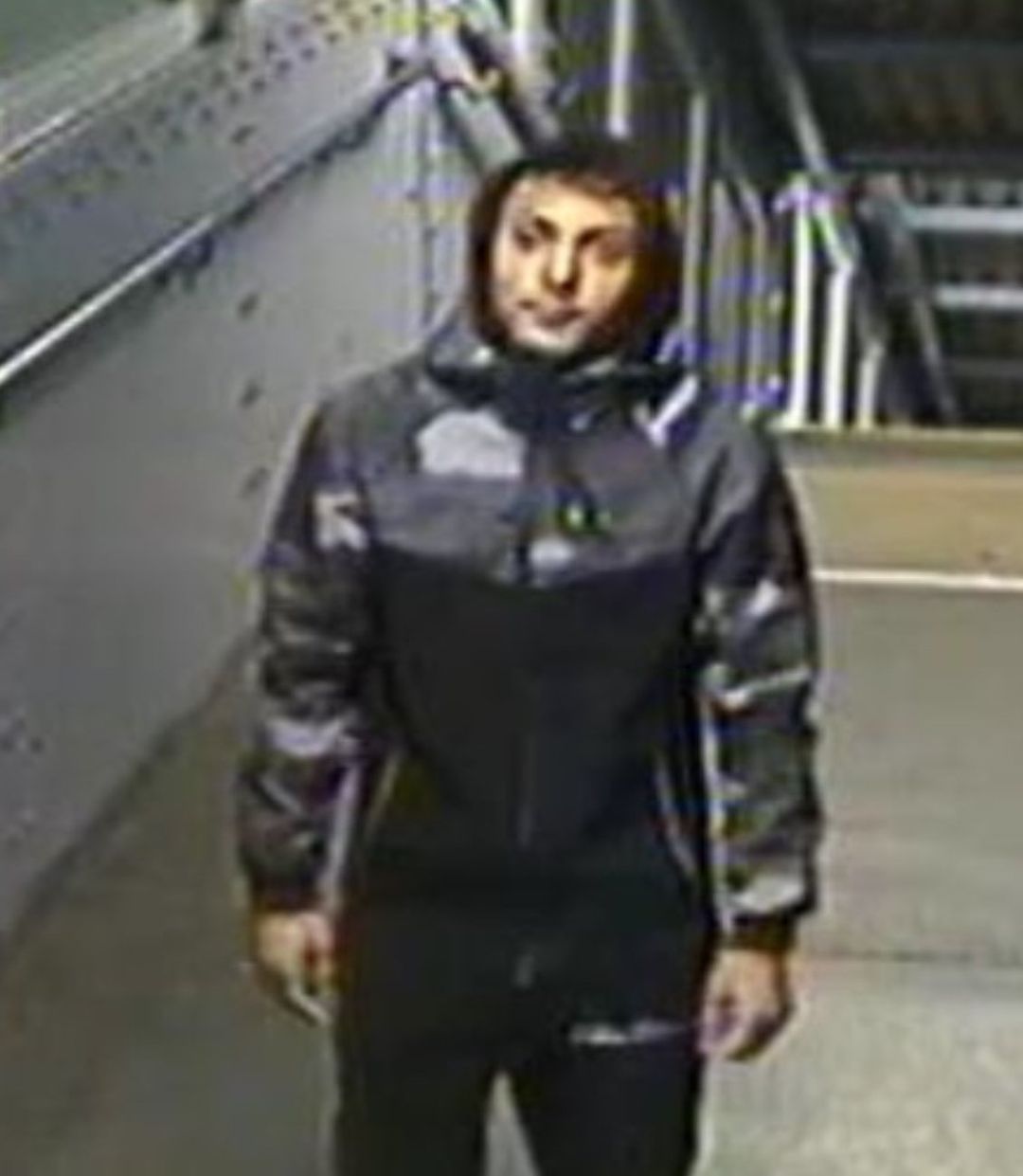Police investigating an incident in which a teenager was sexually assaulted have released this image of a suspect – (ID 524832)