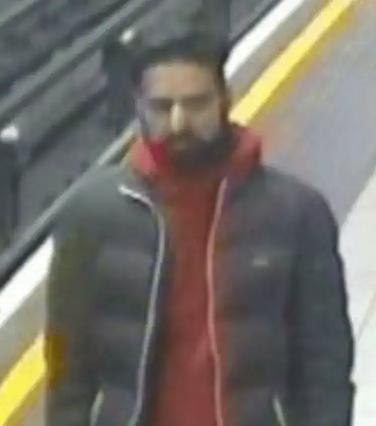 Shepherds Bush Attack: Police Hunt Man Who Sexually Assaulted Woman on Tube Platform
