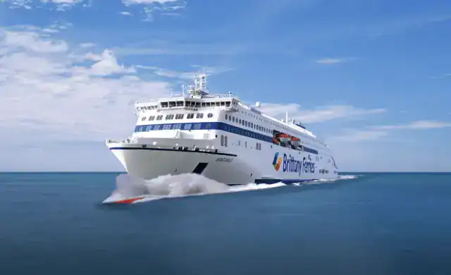 When Brittany Ferries Saint-Malo joins the fleet in less than three years, she will be the world’s largest hybrid ship. Her batteries will have a capacity of 11.5 MWh, which is roughly double that used for hybrid propulsion in marine vessels