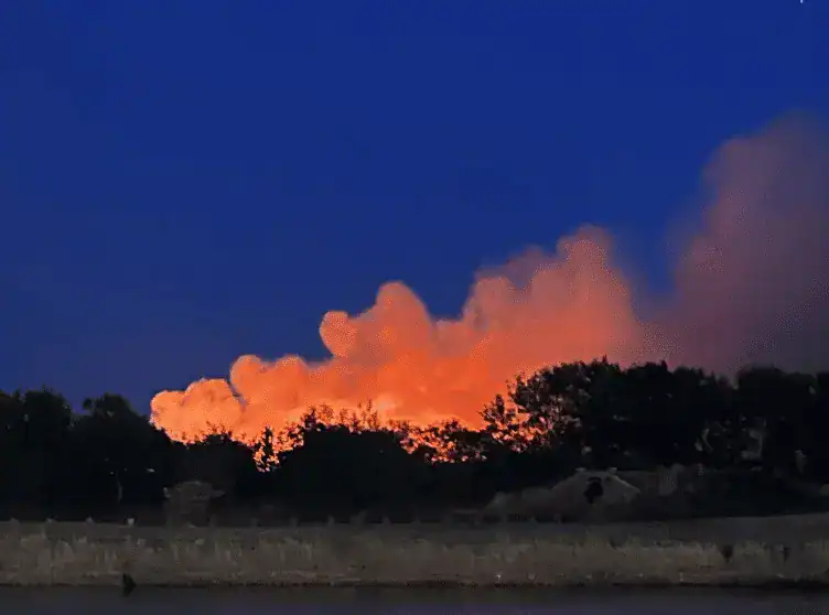 Isle of Sheerness Fireworks Fail Sparks Massive 400m Grass Blaze – Residents Urged to Stay Indoors