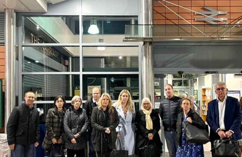 Mims Davies Mp Met With Constituents At East Grinstead Train Station Who Are Affected By The Repeated Poor Services From The Station