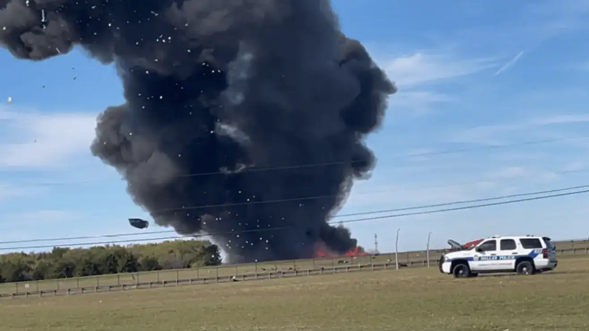 Planes Crash Mid-Air During Air Show at Dallas Executive Airport a number are feared dead