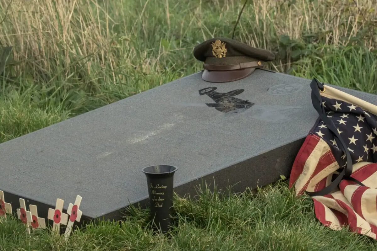 In pictures – Butts Brow Memorial Remembrance Sunday service
