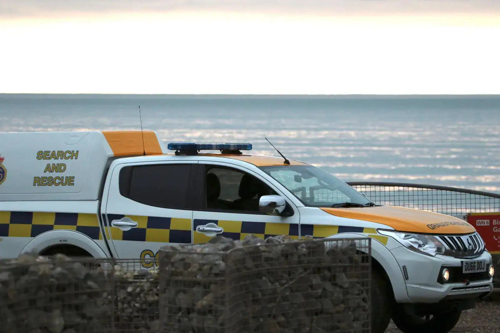 Surfers and Coastguard Team Up to Rescue Stranded Pair at Seven Sisters – One Board Lost in Tide Drama