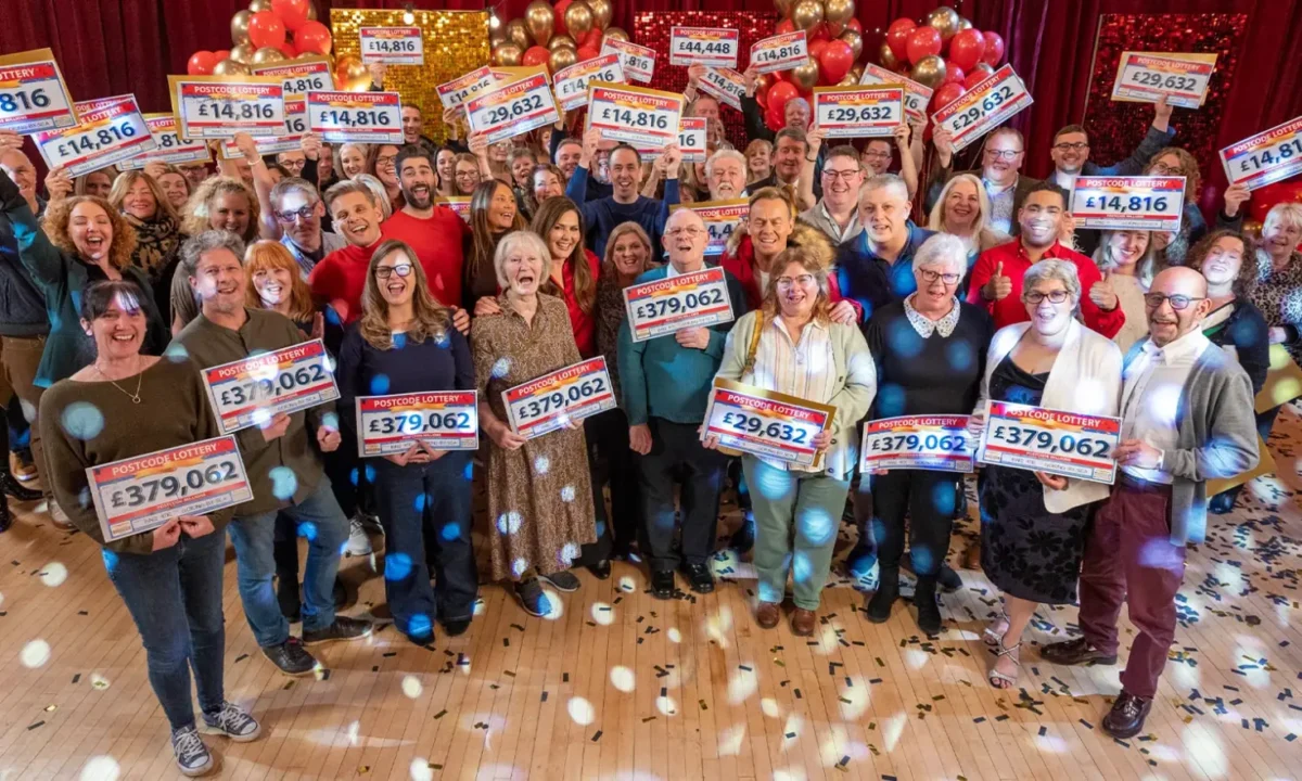A Sussex town wins the biggest ever postcode lottery of £16.9 Million – (ID 537224)