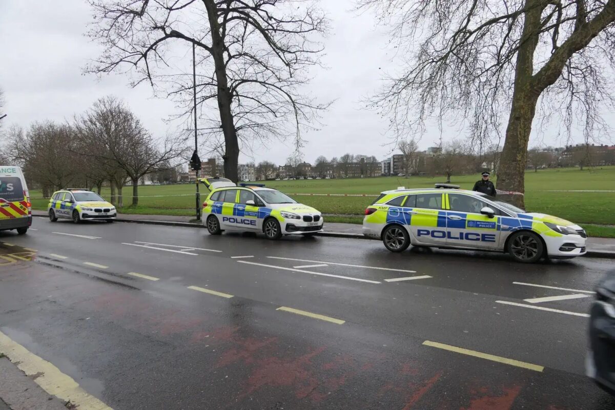 Man, 29, Stabbed to Death in Peckham Rye Park – Killer Still on the Loose
