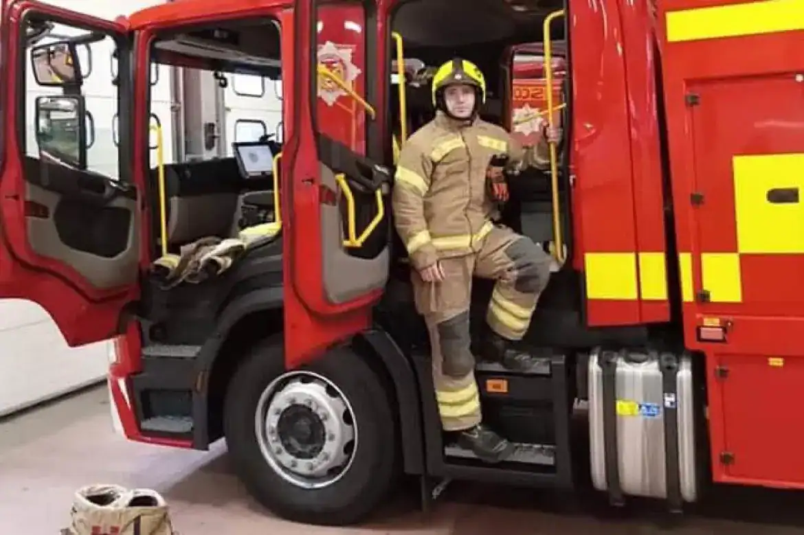 Edinburgh Firefighter Barry Martin Dies Aged 38 After Jenners Blaze Tragedy