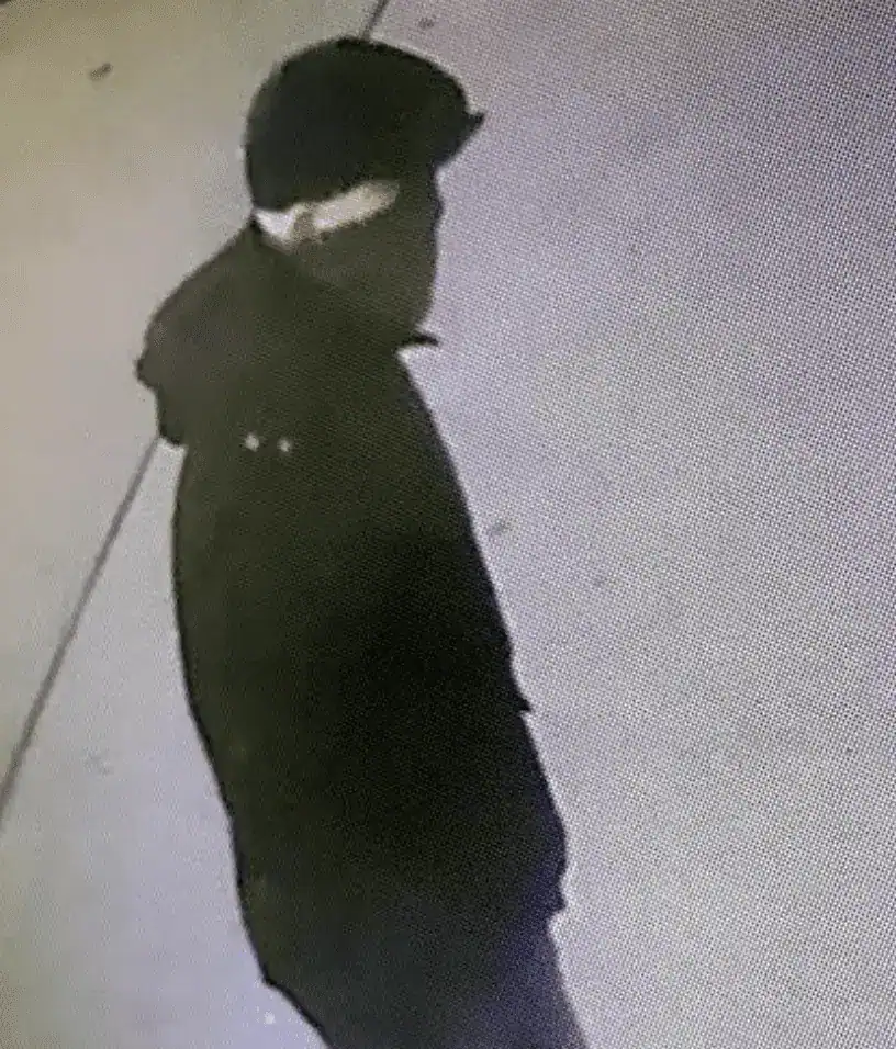 Sandwich Church Robbed in Broad Daylight – Police Seek Hat-Wearing Suspect on CCTV
