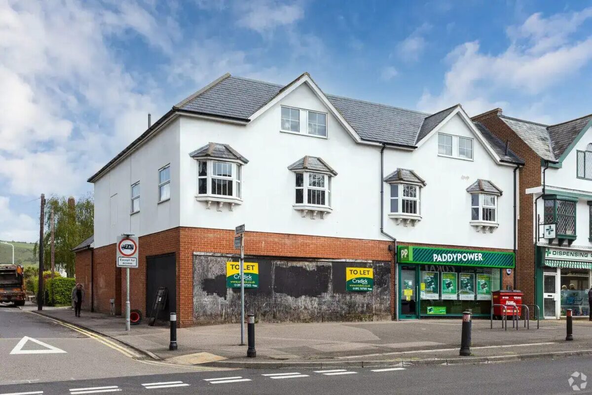 Detectives investigating two attempted robberies in Folkestone are looking for witnesses.
