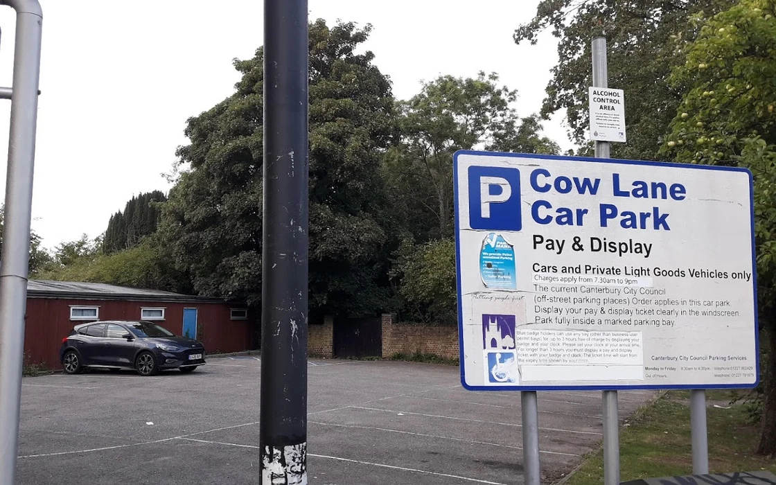 Officers In Canterbury Are Looking For Witnesses To A Robbery