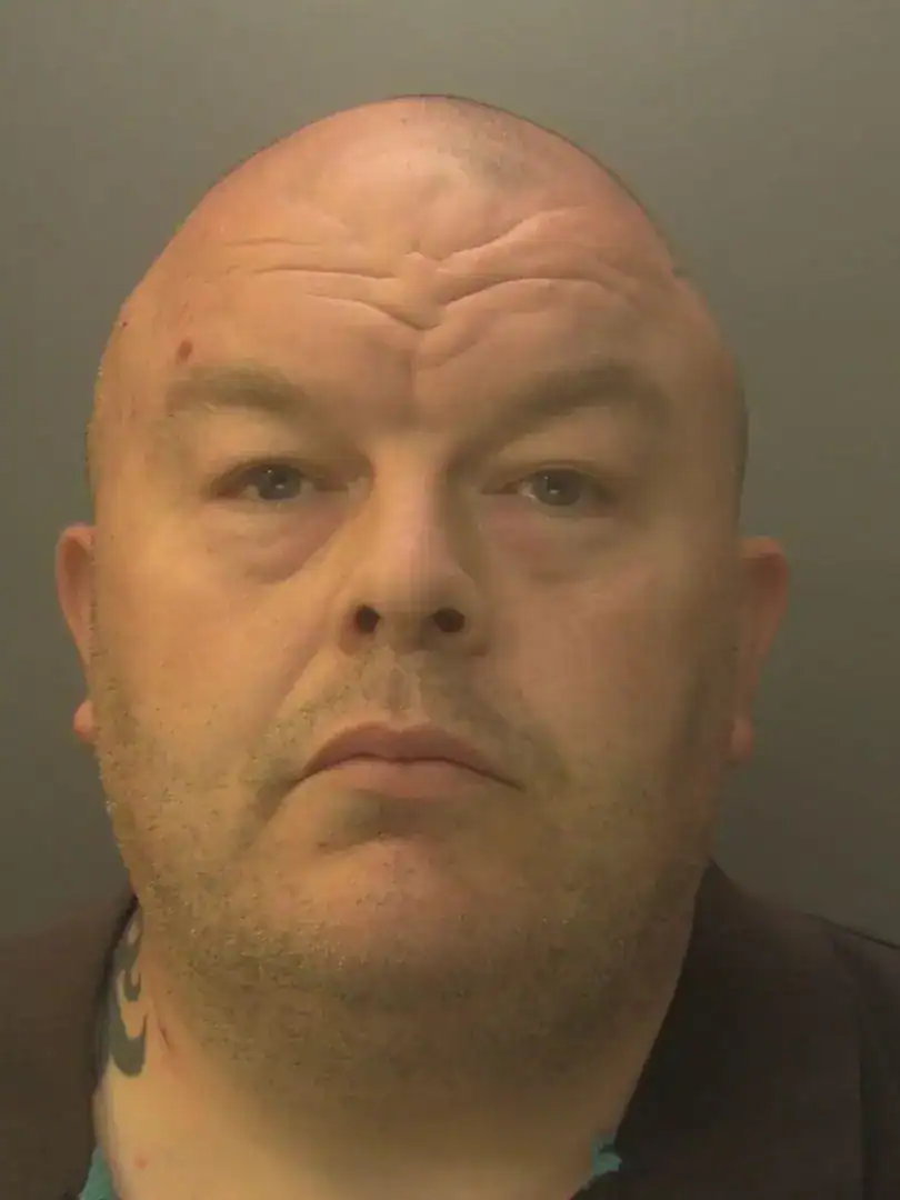 A prison chef has found himself behind bars for 12 months after being caught attempting to smuggle drugs into Coldingley prison.