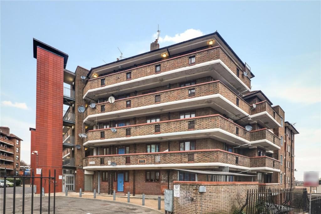 Armed Police Called To Hackney Address After Liquid Is Sprayed