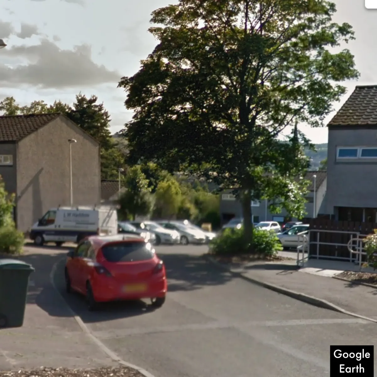 Perth Taxi Driver, 86, Held at Knifepoint in Shocking Potterhill Gardens Robbery – Police Urge Witnesses to Come Forward