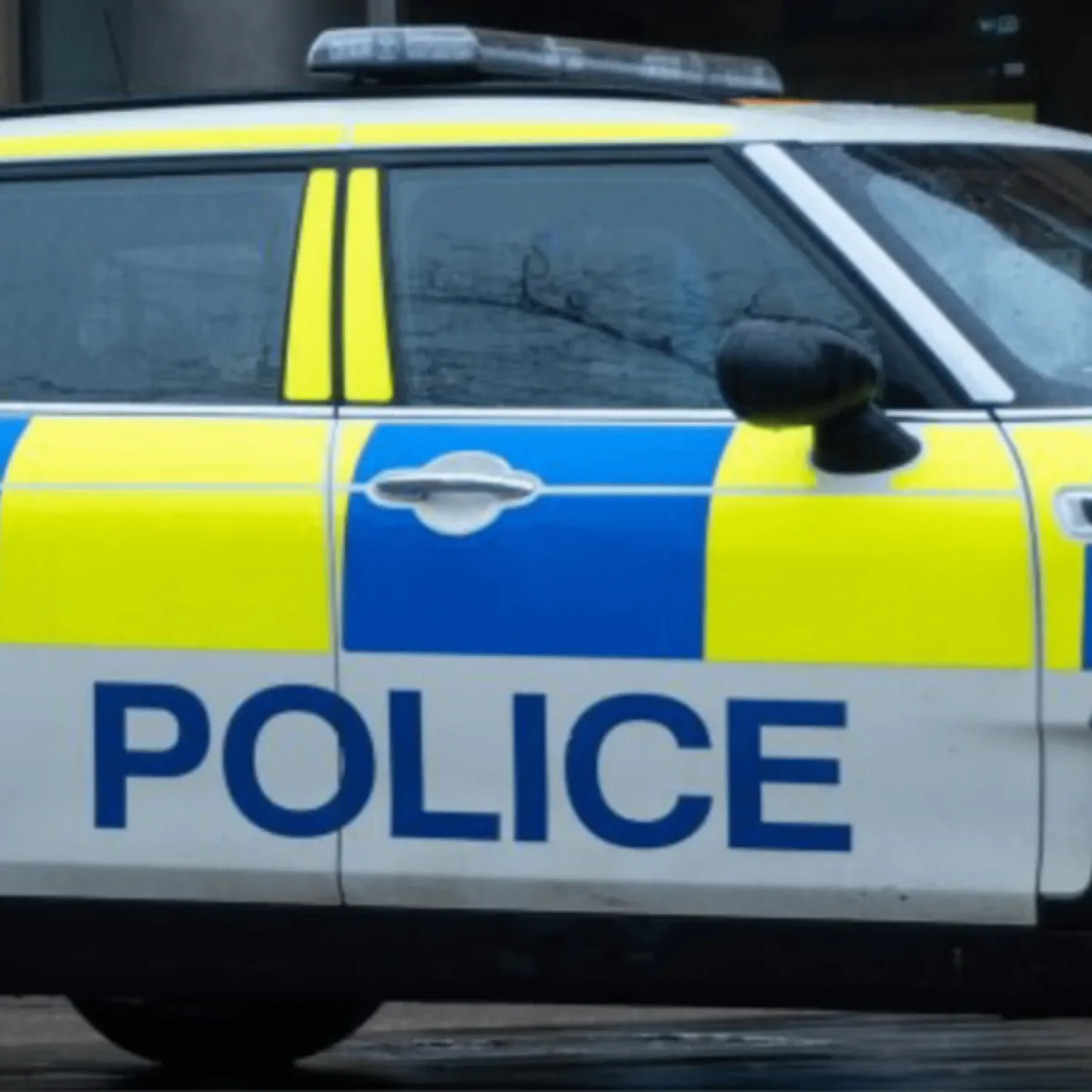 Machete Attack in Alderley Edge: Man Seriously Injured in Brutal Armed Robbery – Police Seek Witnesses
