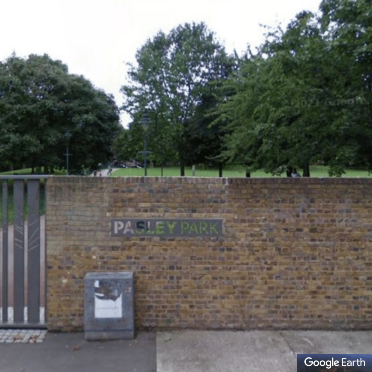 XL Bully Dog Attack in Southwark Park Leaves Man Hospitalised – Owner Flees, Police Appeal for Witnesses