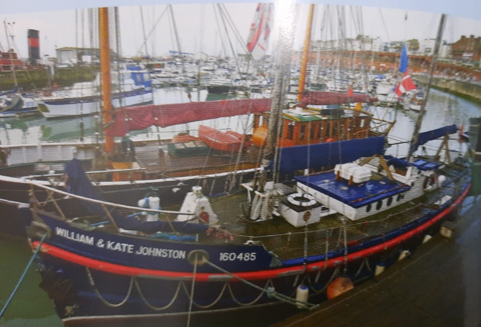 Selsey and Bembridge lifeboats go to the aid of a lone sailor on a 99-year-old ex RNLI lifeboat. – (ID 531874)