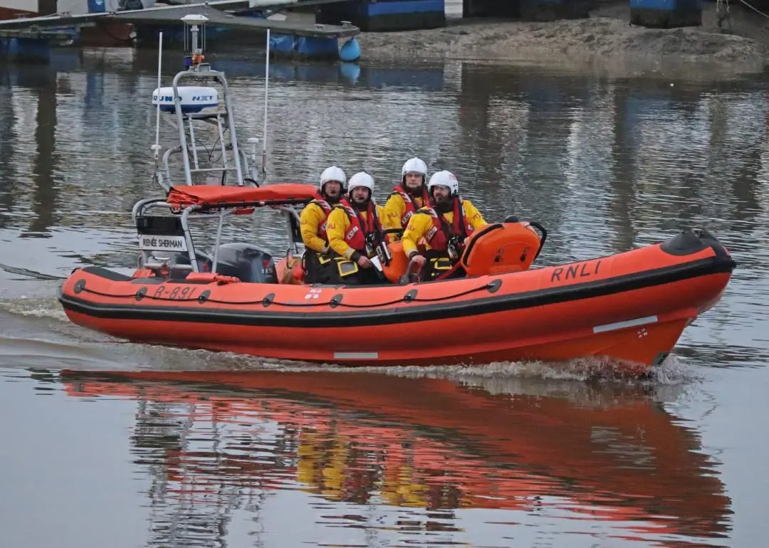 Littlehampton RNLI’s Mile-Long Coin Challenge Kicks Off Mayday Fundraiser to Save Lives