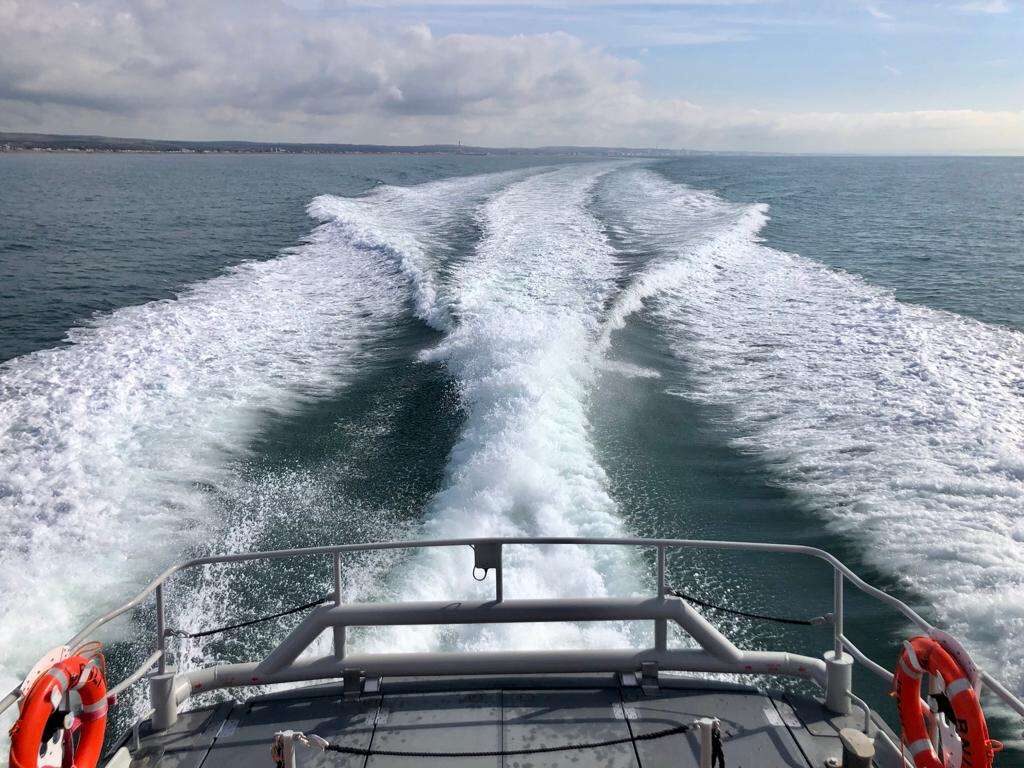 Shoreham Rnli And Littlehampton Lifeboat Attend Paraglider In Distress