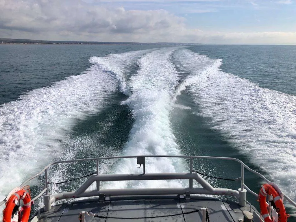 Shoreham RNLI and Littlehampton Lifeboat attend paraglider in distress