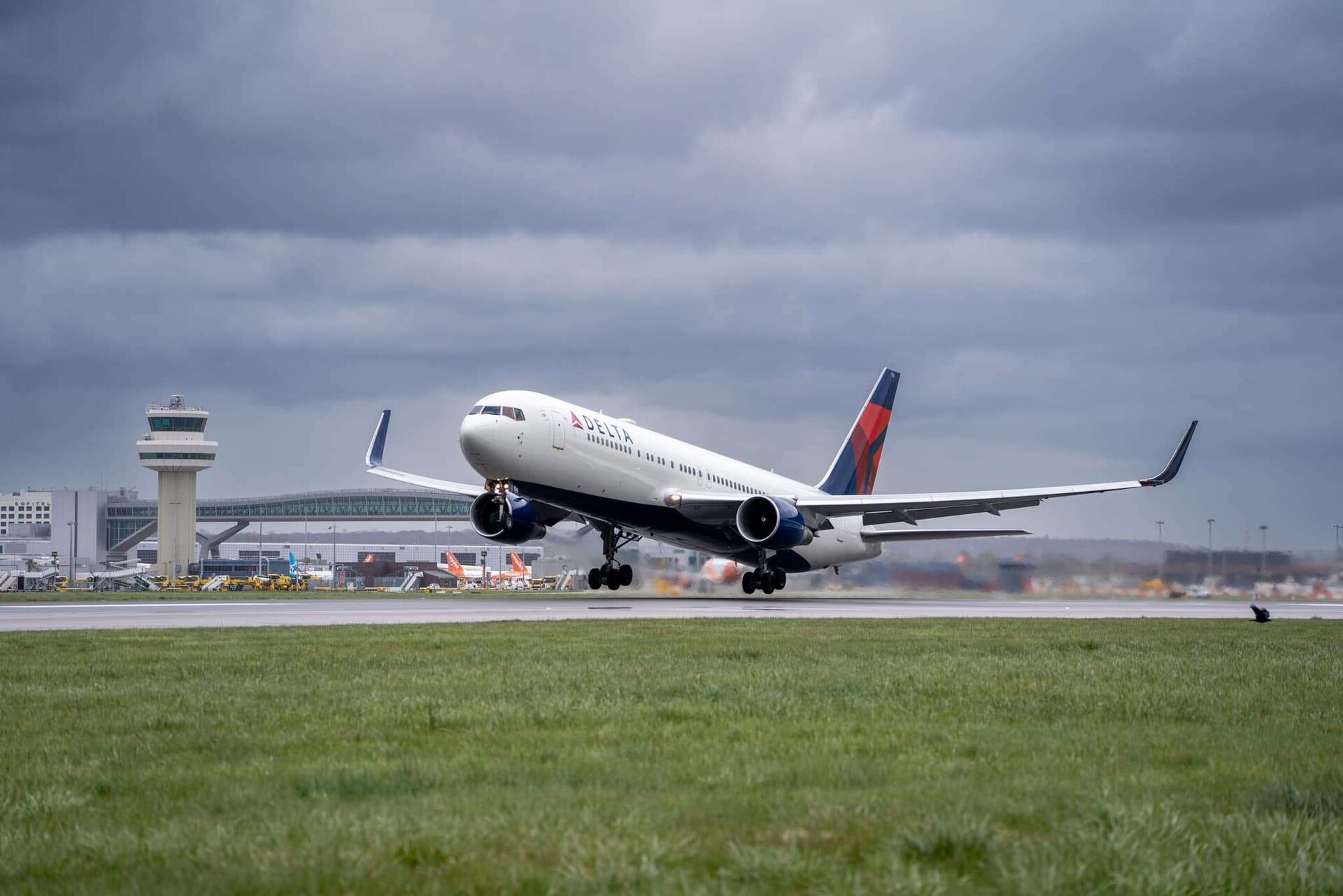 Delta's Gatwick Comeback: Daily Service To New York Jfk Takes Off