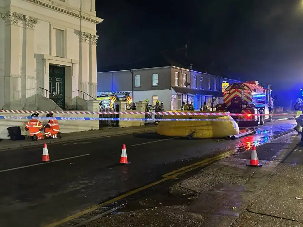 Residents Were Told To Keep Their Doors And Windows Closed While Fire Crews Battled A Huge Blaze On Northfleet High Street