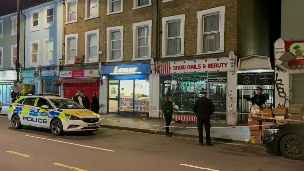 Police Called To Mass Gang Brawl In Croydon