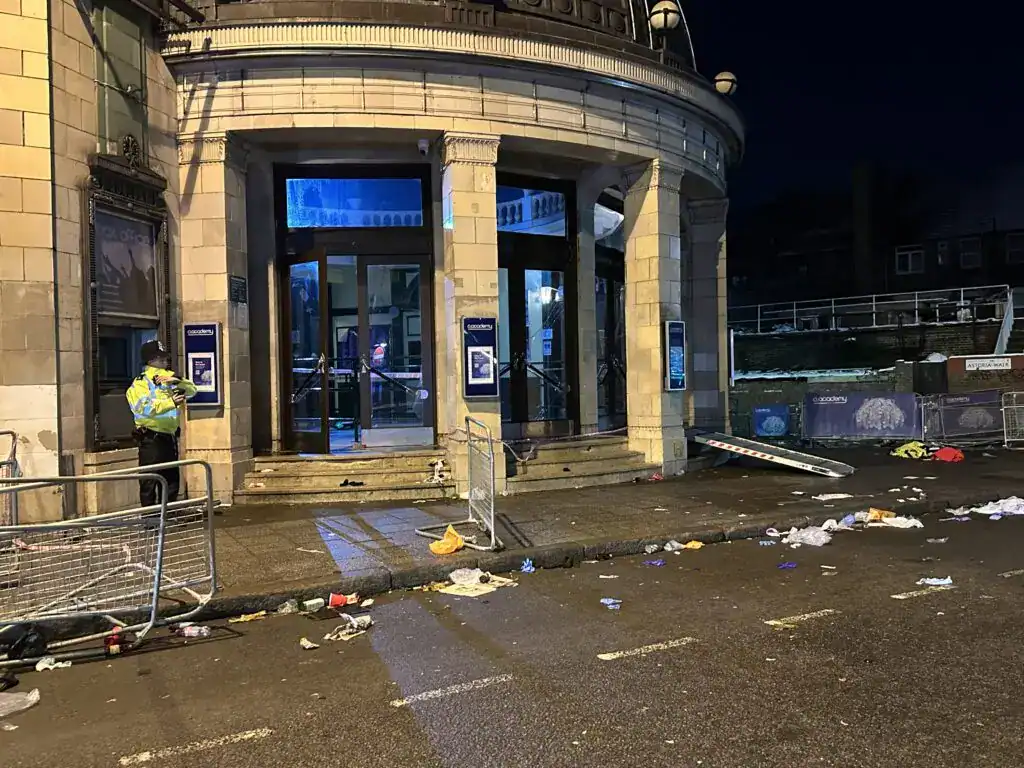 Updated: Major Incident Declared At Brixton O2 Academy Leaving Four People Fighting For Their Lives After 3,000 People Breach The Front Doors Updated: Major Incident Declared At Brixton O2 Academy Leaving Four People Fighting For Their Lives After 3,000 People Breach The Front Doors