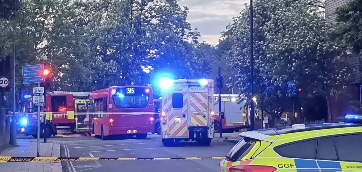 Streatham Hit-and-Run Sparks Major Traffic Chaos as Police Hunt Driver After Pedestrian Struck