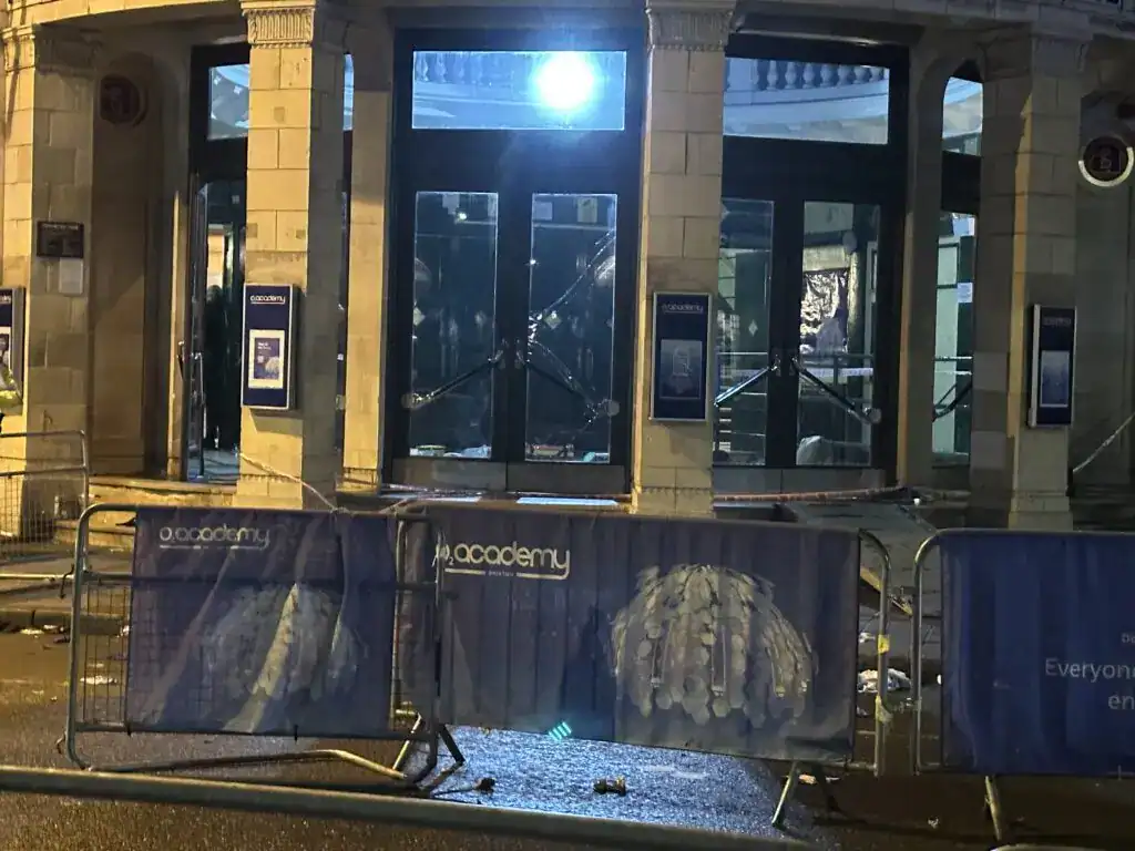 Updated: Major Incident Declared At Brixton O2 Academy Leaving Four People Fighting For Their Lives After 3,000 People Breach The Front Doors Updated: Major Incident Declared At Brixton O2 Academy Leaving Four People Fighting For Their Lives After 3,000 People Breach The Front Doors