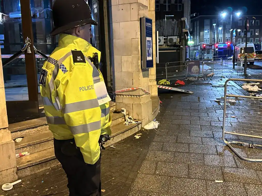 Updated: Major Incident Declared At Brixton O2 Academy Leaving Four People Fighting For Their Lives After 3,000 People Breach The Front Doors Updated: Major Incident Declared At Brixton O2 Academy Leaving Four People Fighting For Their Lives After 3,000 People Breach The Front Doors