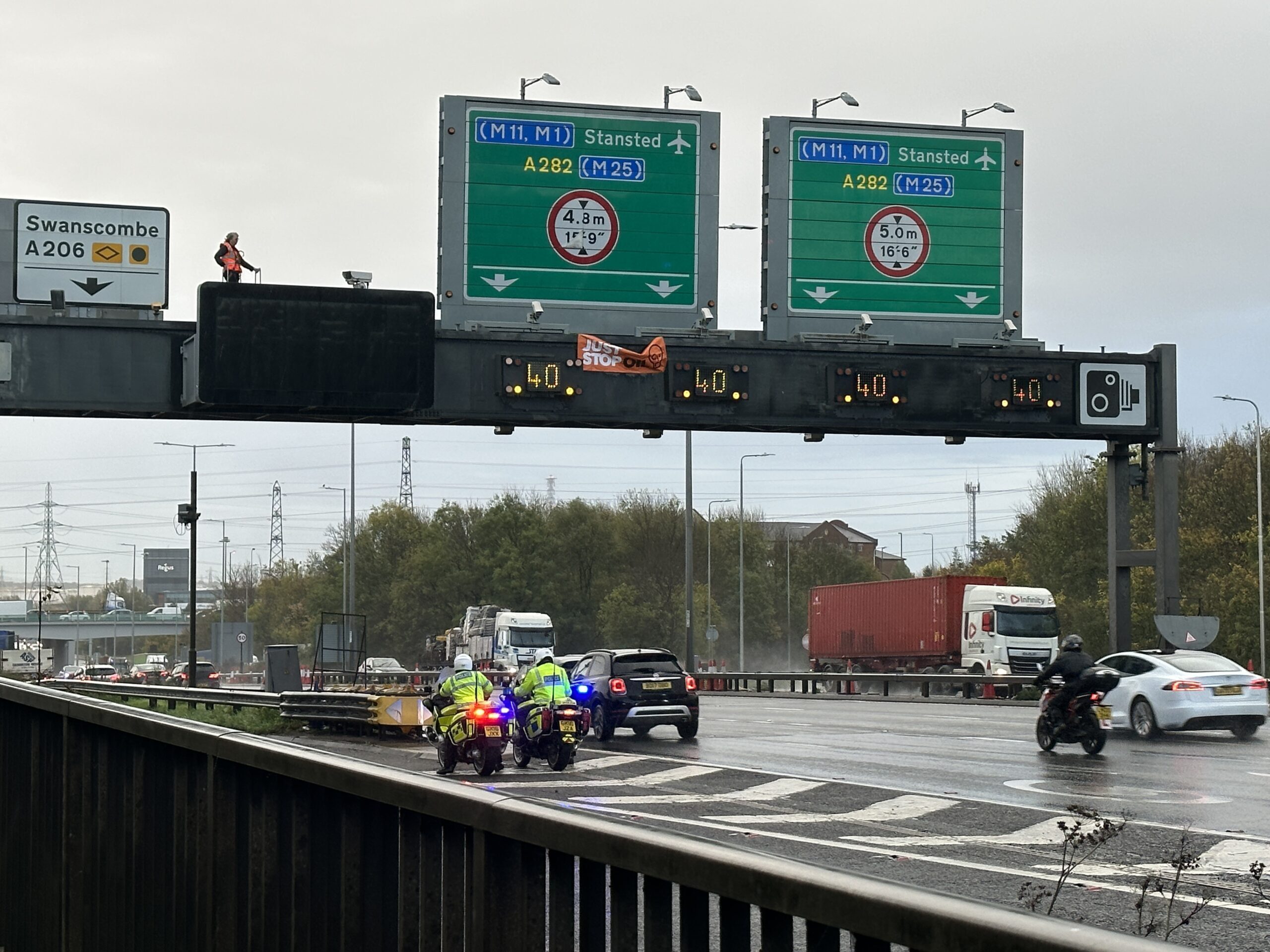 Just Oil Pensioner charged by Kent Police after playing Bridge on the M25 – (ID 533318)