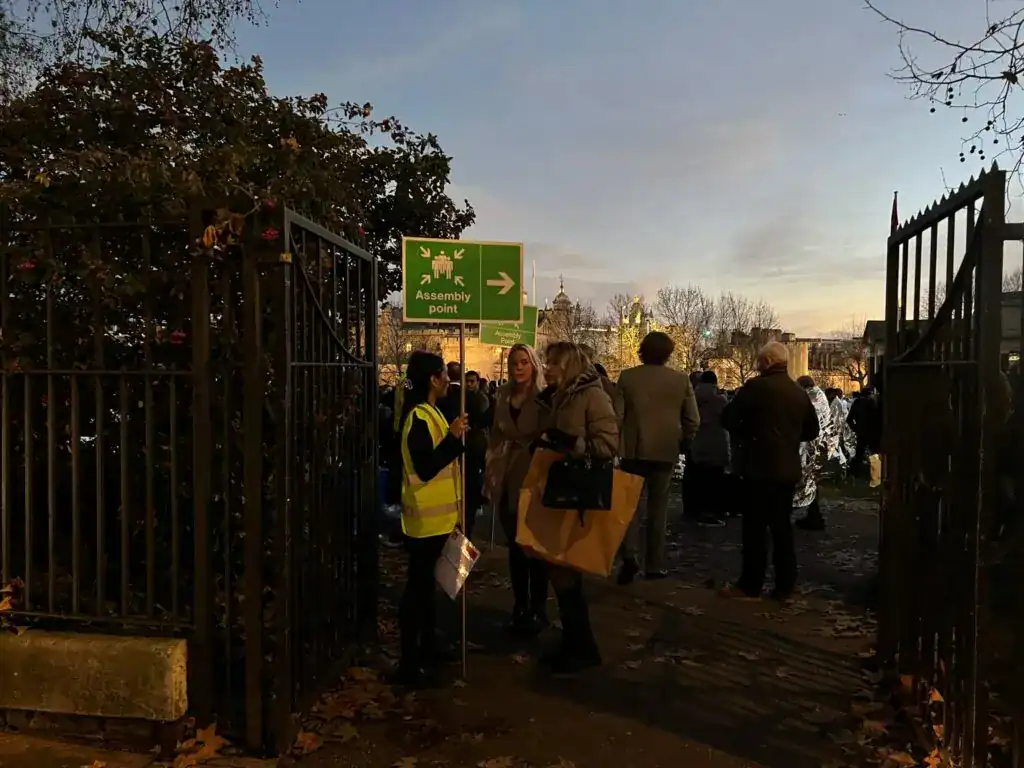 150 People Have Been Evacuated After A Gas Main Ruptured In The City Of London Pouring Gas Into Building 150 People Have Been Evacuated After A Gas Main Ruptured In The City Of London Pouring Gas Into Building