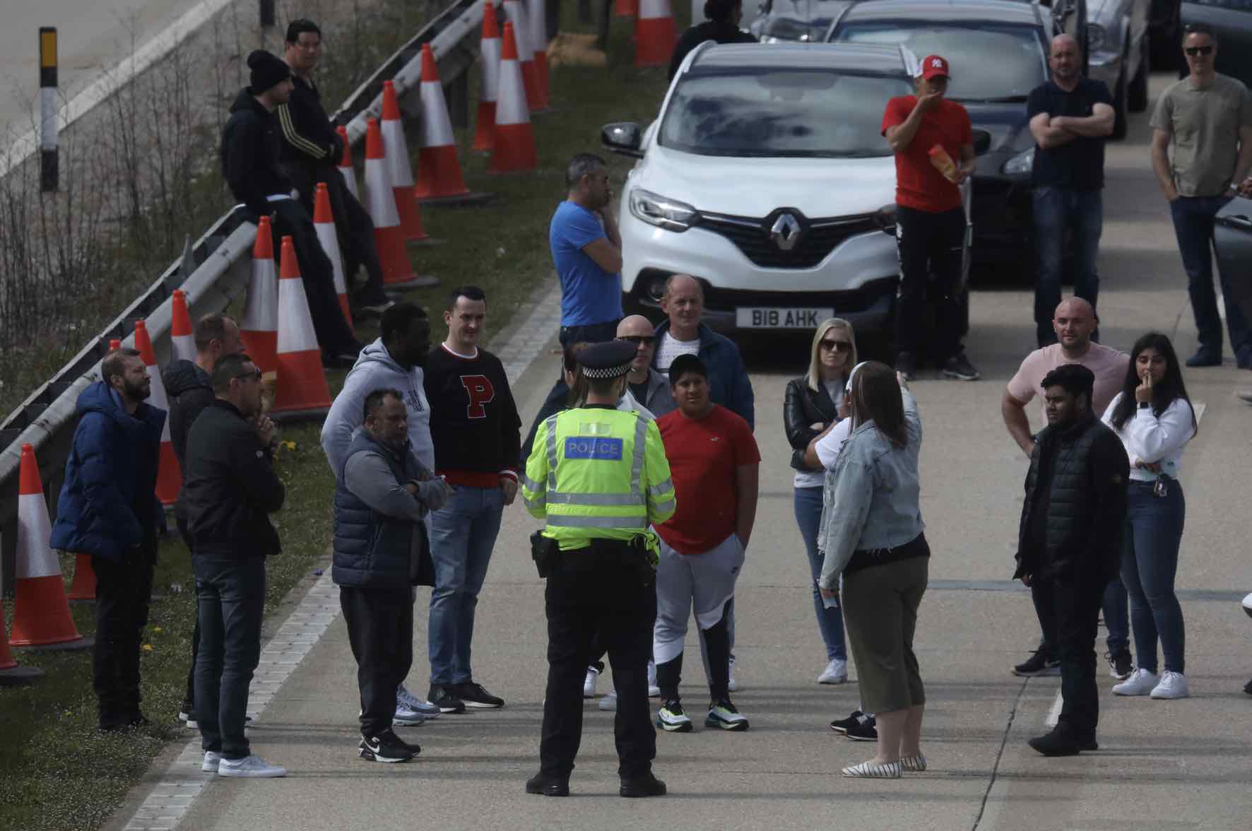 M20 Blocked Londonbound by Massive Vehicle Fire