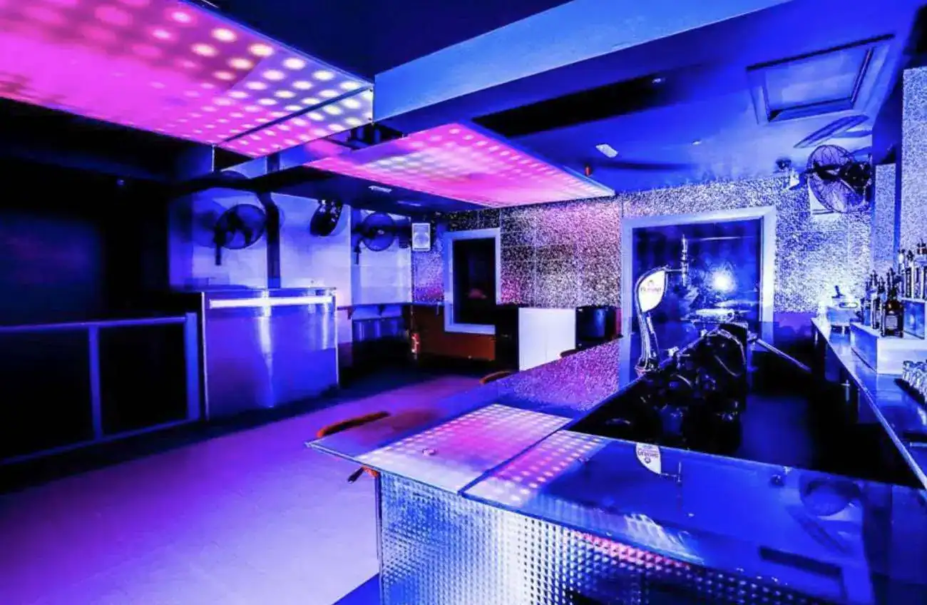 Armed Police Called To Arcadia In Bexleyheath After Man Is Seriously Injured After Stabbing