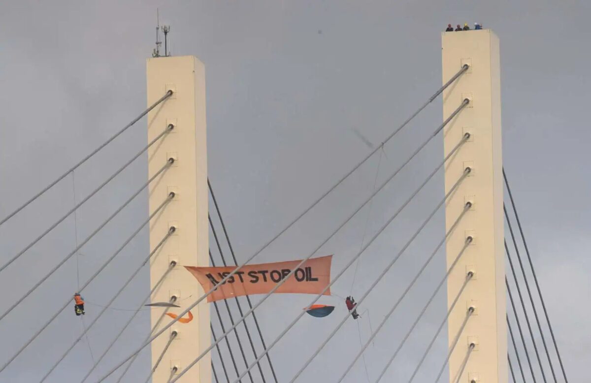 QEII Bridge Shut Indefinitely as Emergency Teams Tackle High-Altitude Safety Crisis
