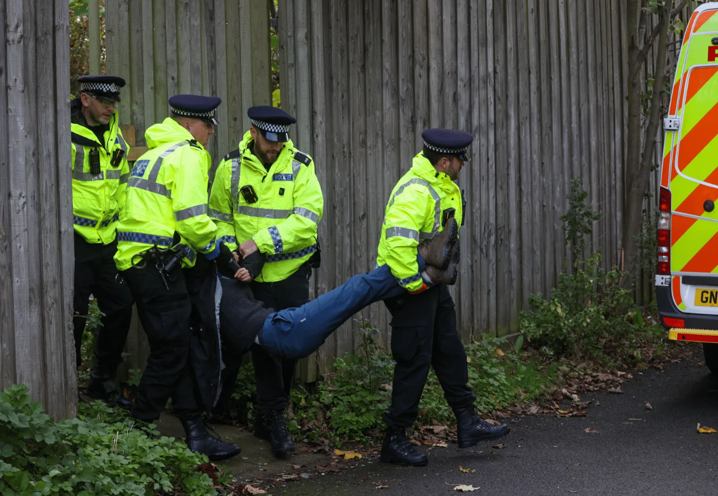 Ten Charged After M25 Motorway Gantry Protests Spark Chaos Across Kent
