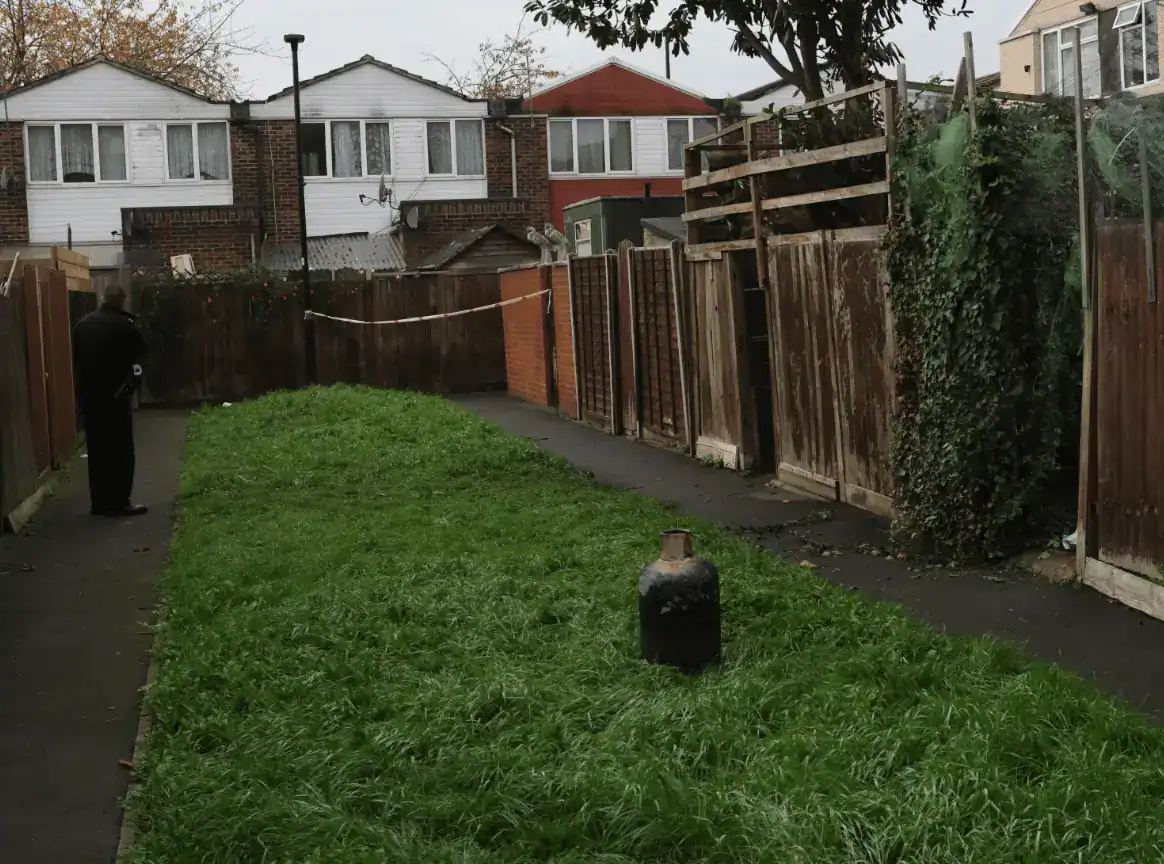 Ten Cats Feared Dead After Fatal Blaze In Brentford Claims Man In His 30 With Second Person Fighting For Their Lives