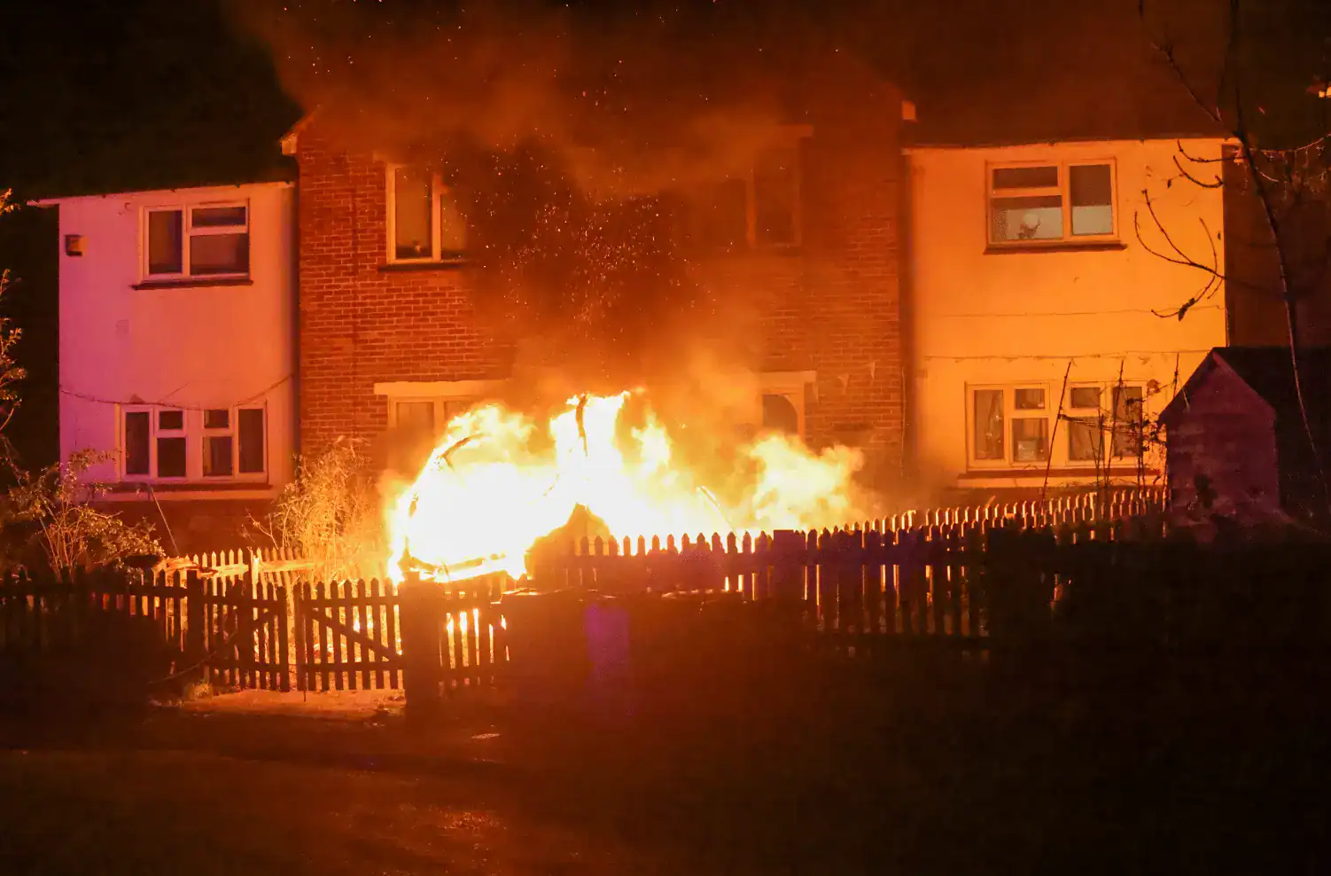 Police Officers Risk Their Own Lives To Rescue Family Trapped In Property By Caravan Blaze In Maidstone