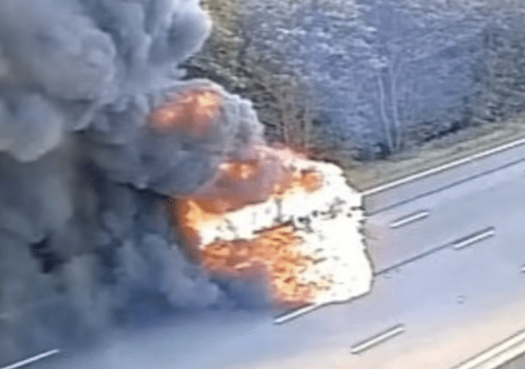 M25 Traffic Updates: Van Fire Prompts Emergency Repairs And Delays Near Clacket Lane Services