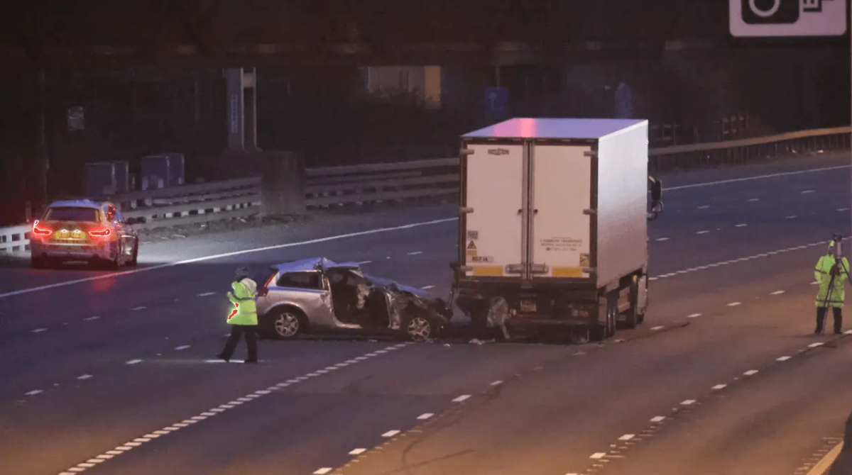M25 Clockwise Closed Near Heathrow After Serious Lorry and Car Crash Causes Major Delays
