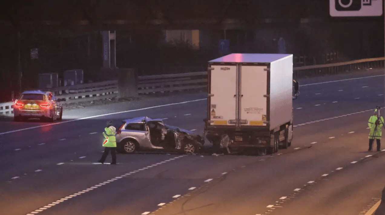 M25 Clockwise Closed Near Heathrow After Serious Lorry and Car Crash Causes Major Delays