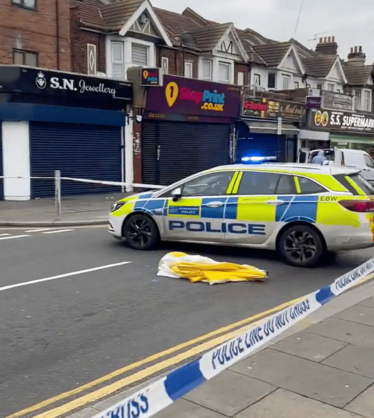 Teen, 17, Stabbed Multiple Times in Ilford Street Brawl – Police Hunt Witnesses