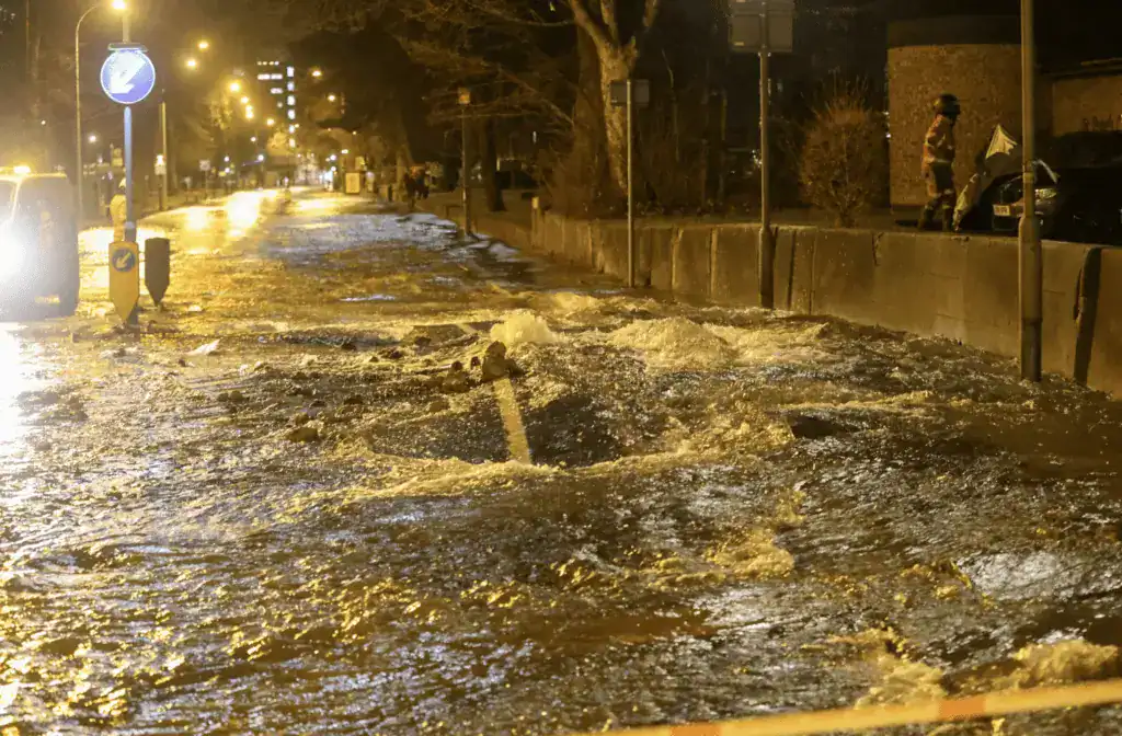 Thames Water Has Issued A Statement Following The Burst Of A Water Main In Eltham Thames Water Has Issued A Statement Following The Burst Of A Water Main In Eltham