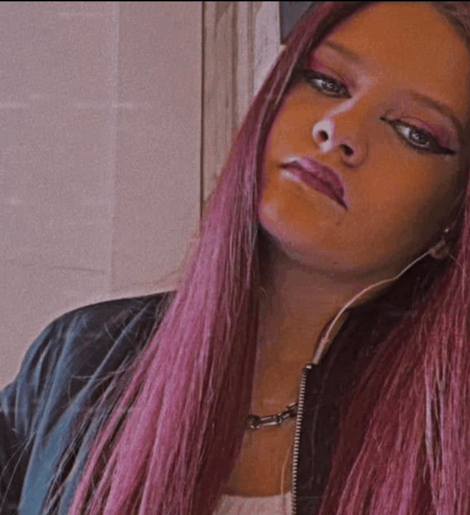 Friends of an 18-year-old girl who died in a car accident have left her heartfelt messages on social media – (ID 535756)