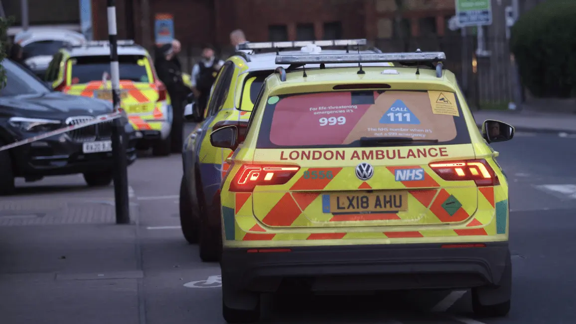 Teen Stabbed in Streatham Sparks Thameslink Chaos and Bank Holiday Delays