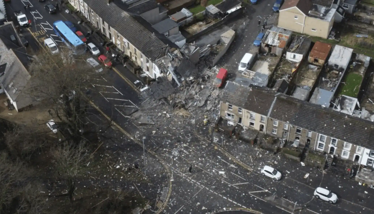 Morriston Petrol Explosion Kills Man, Destroys 20 Homes as Shockwaves Shake Swansea Neighborhood