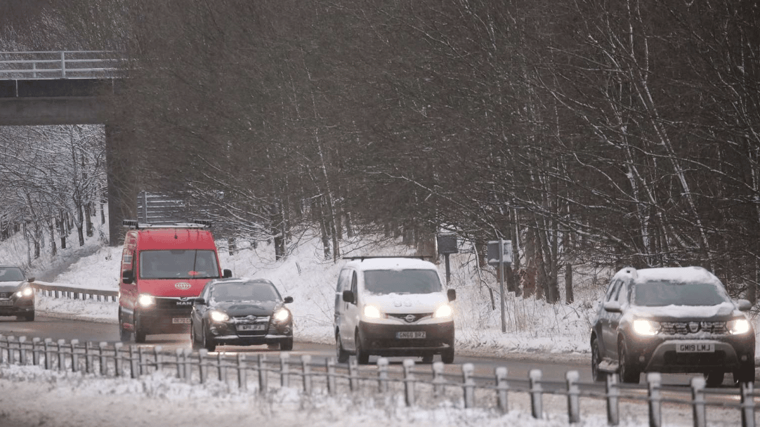 The Met Office Has Issued A Heavy Snow Warning For Parts Of The South East And London As Temperatures Drop Below Freezing