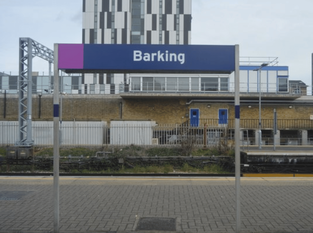 During A 'group Brawl' On A Busy London Station Platform, A Man Was Stabbed