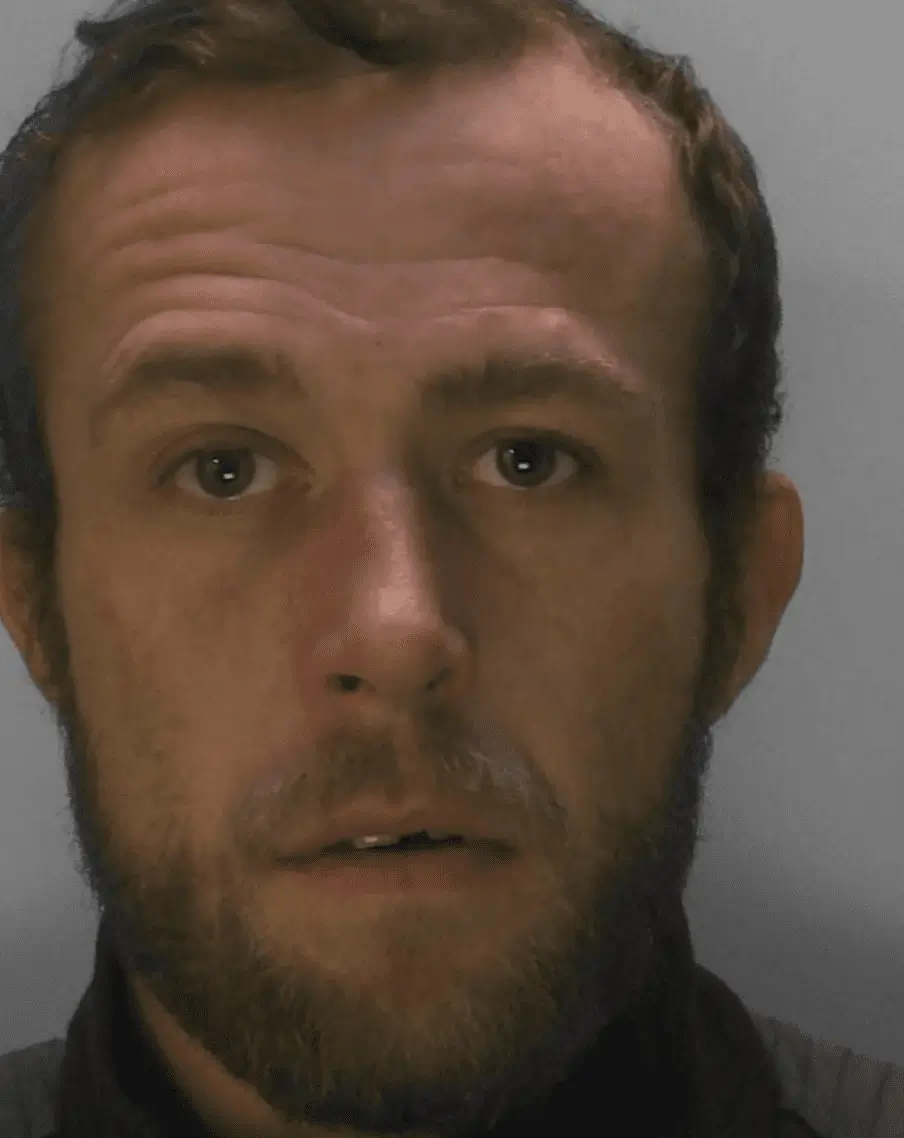 Police offer £500 reward for information that leads to the arrest of Stephen Wood